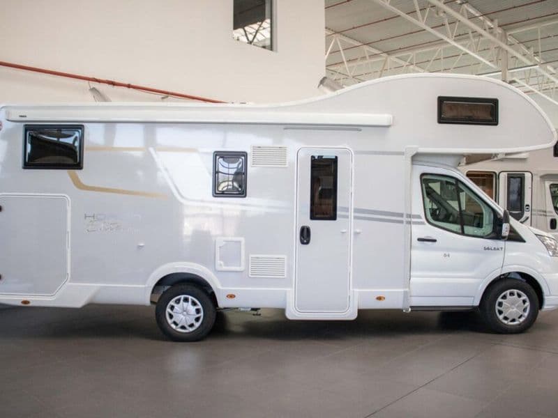 CI Horon 84M autocaravana capuchina, vista lateral