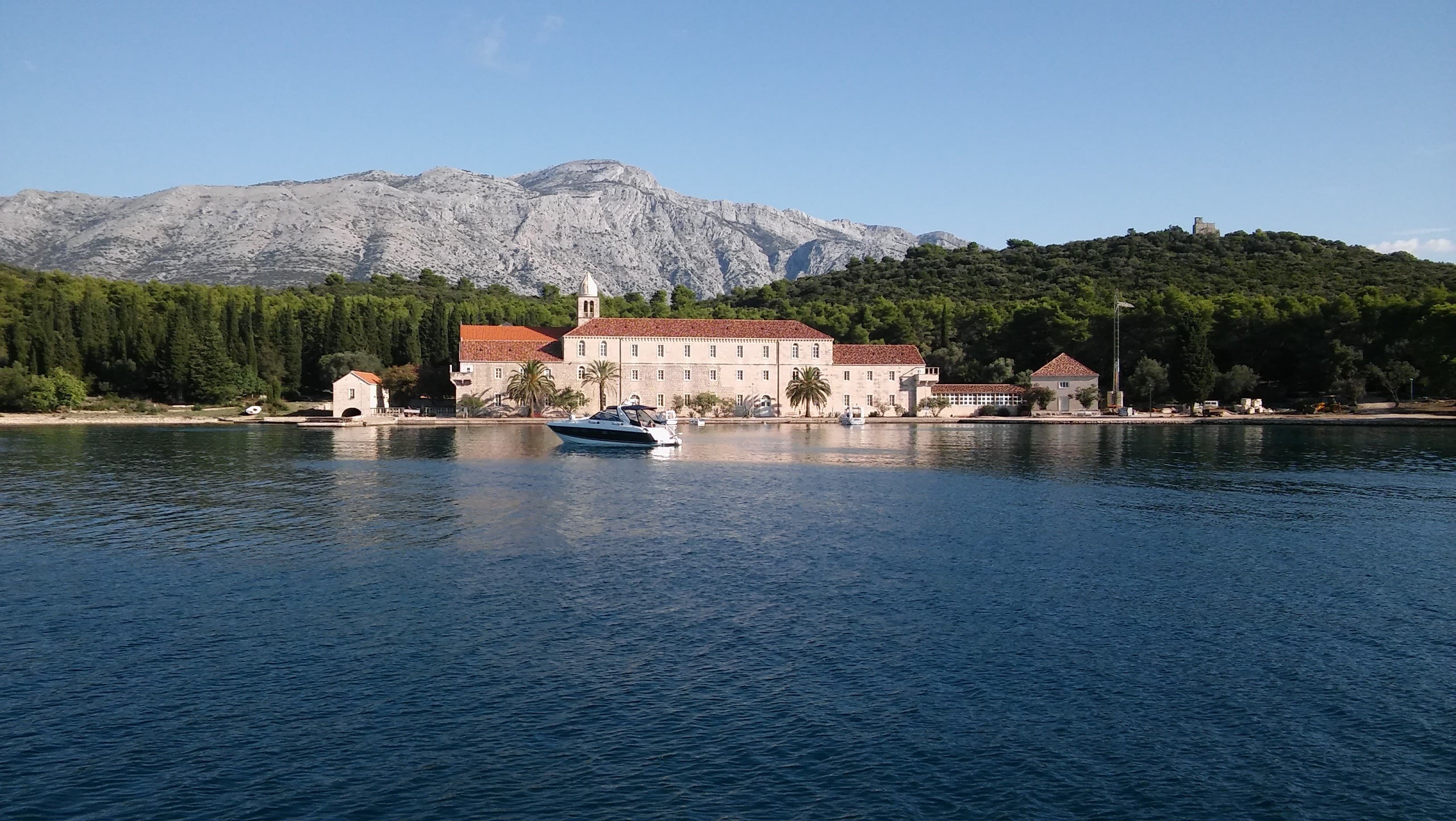 Franjevački samostan na otočiću Badija pored Korčule