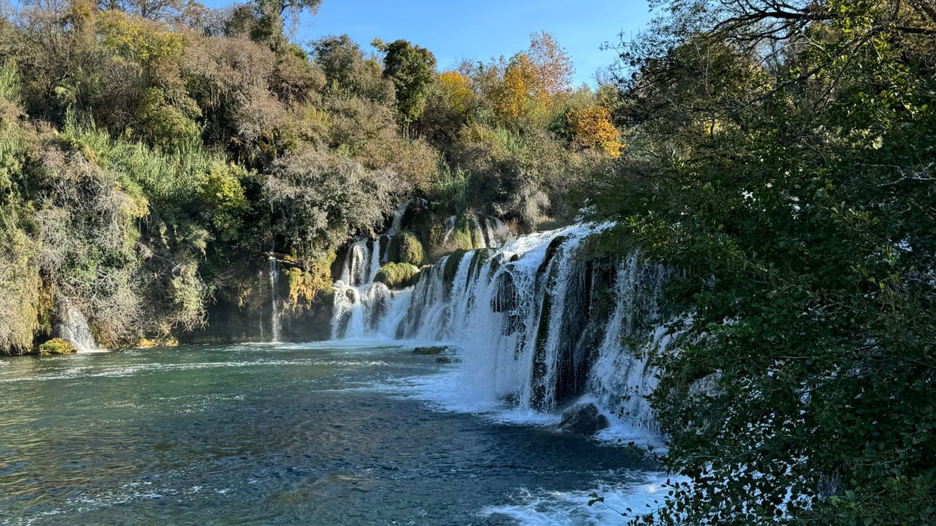 Ručak poslužen na brodu tijekom izleta u Krku